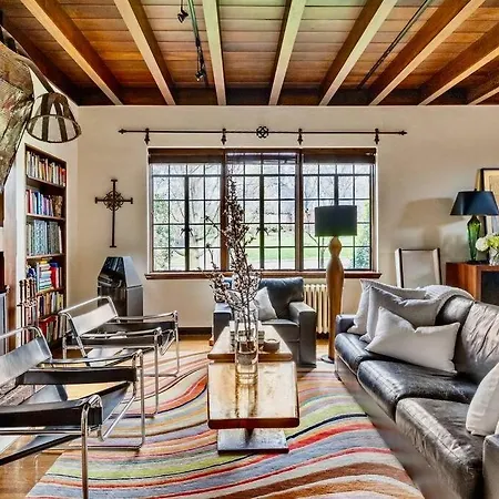 Luxe Comfort In An Artistic & Historic Home